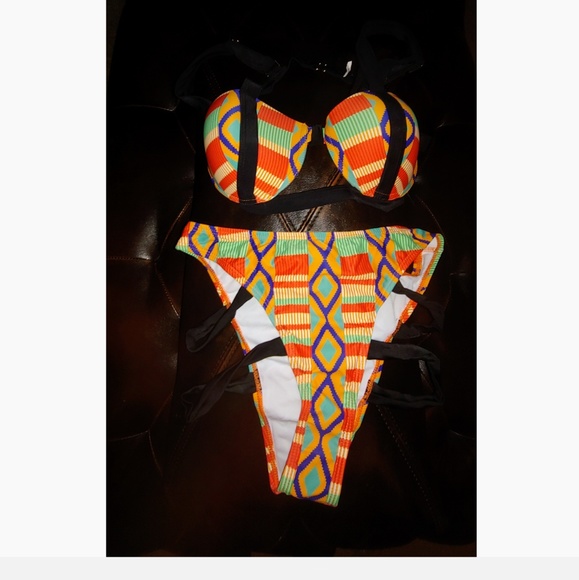 Sexy two piece geometrical bikini - Picture 2 of 5